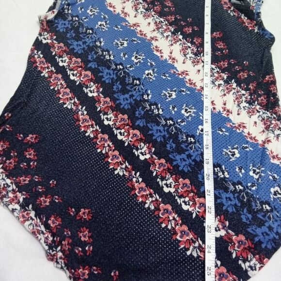 24/7 by‎ maurices women medium floral criss-cross blue Short Sleeve - Picture 13 of 14